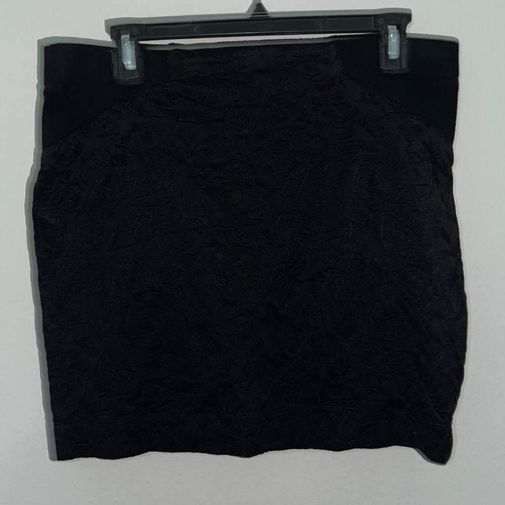 Forever 21 Black Mini skirt Large Lace Stretchy